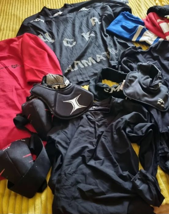 Хоккейная форма 2 комплекта