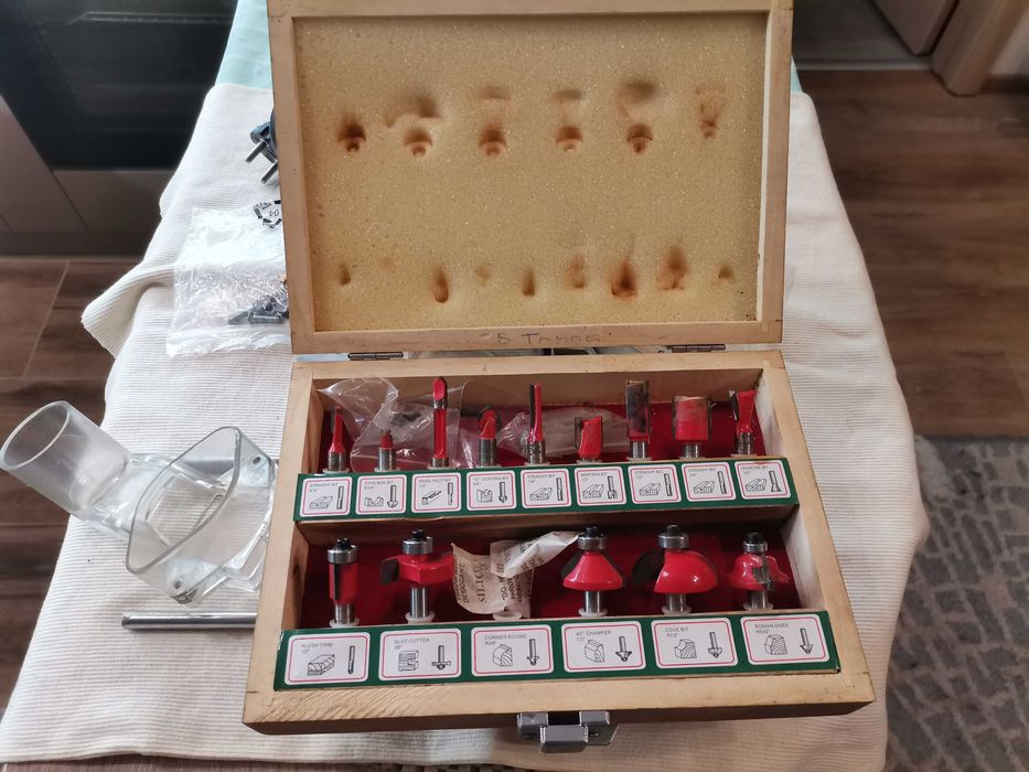 Три ел.машини (ренде,шлайфмашина и оберфреза)