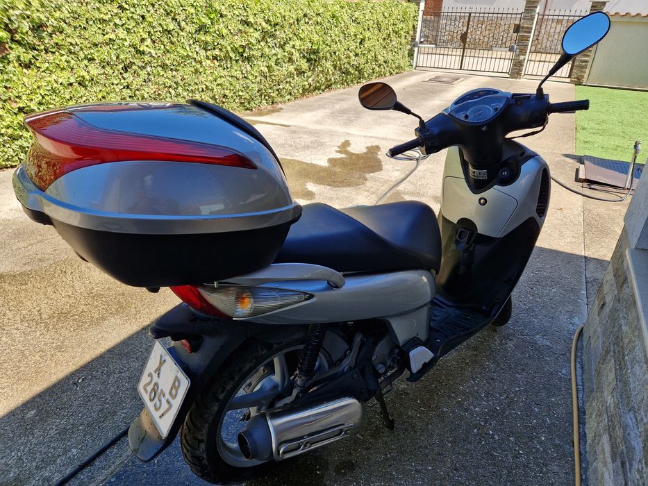 Хонда  sh125 скутер