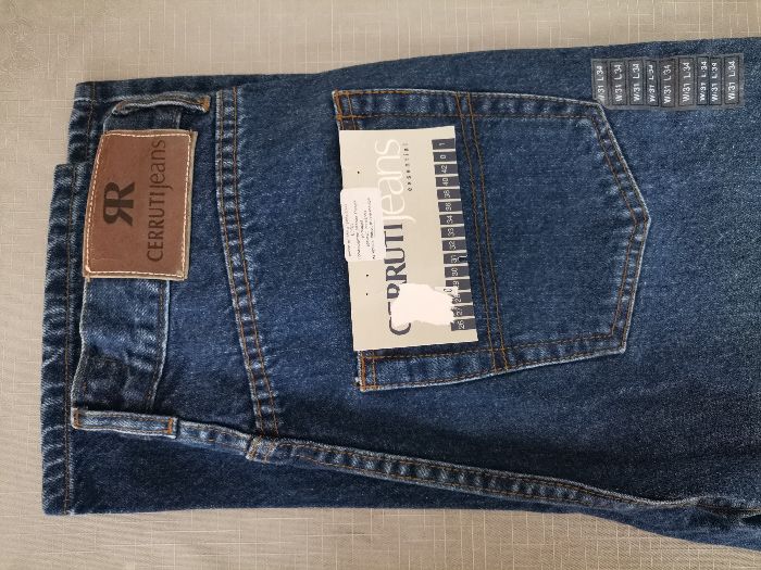 Продавам нови мъжки дънки размер 31,цена 12 лв