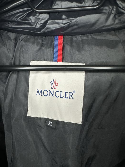 Moncler яке XL размер