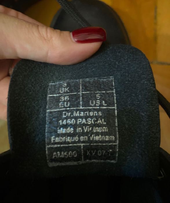 Bocanci Dr. Martens noi