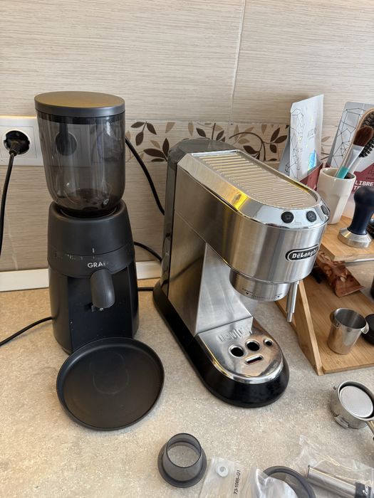 Set complet Espresso: DeLonghi Dedica + Rasnita Graef + Accesorii Premium
