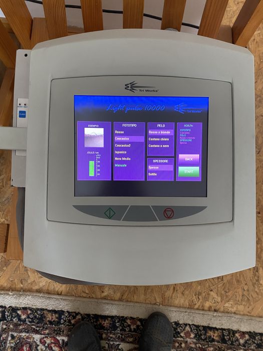 Vand echipament pentru cabinete de estetica