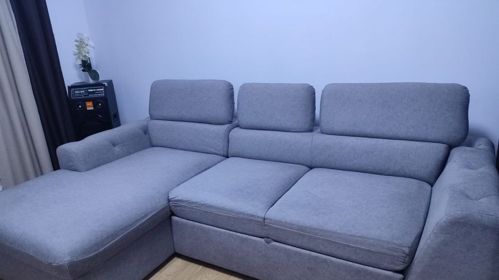 Vind canapea in stare foarte buna!!