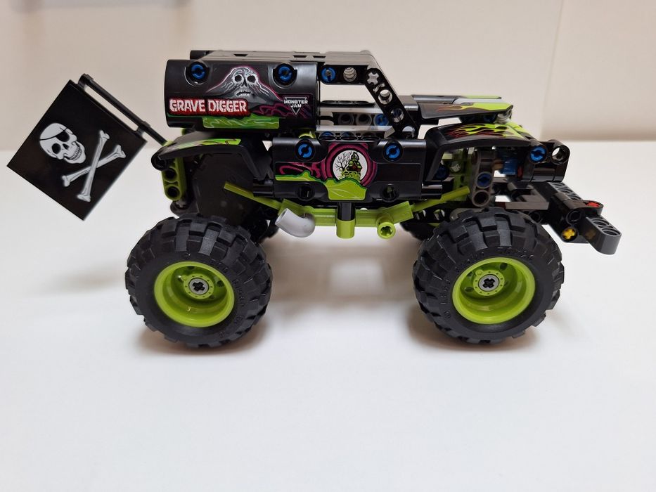 Lego  Technic 42118 - Monster Jam Grave Digger - complet