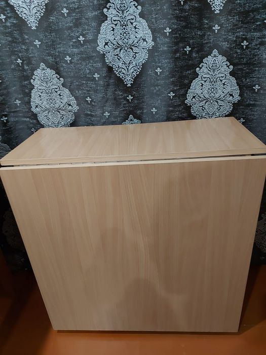 Продам шкафы и стол