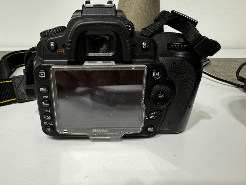 Nikon D90, полный комплект
