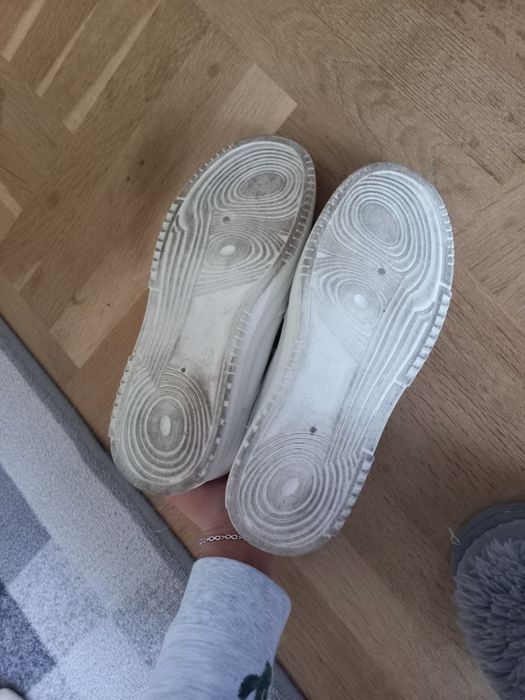 Бели кецове от WC Laikiki