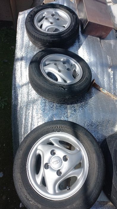 Matiz diska balon sotiladi 165/65 13 razmeri holati yaxshi