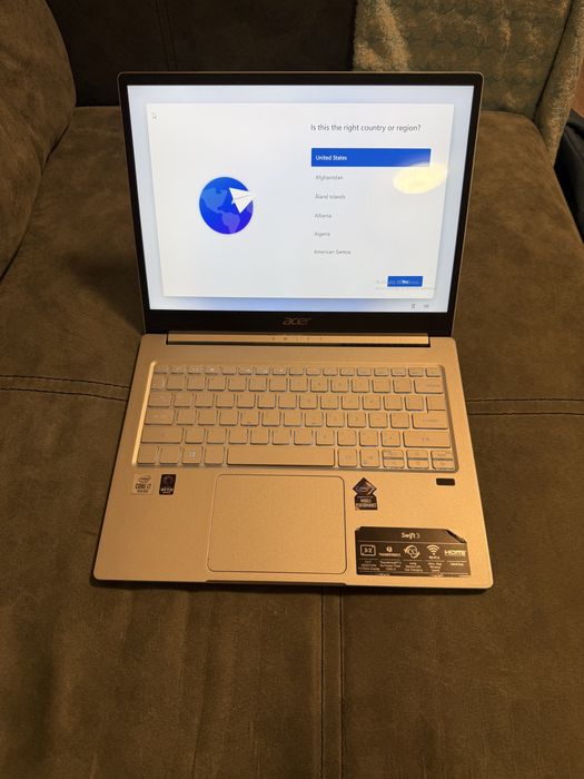 Acer Swift 3 13.5” QHD | i7-1065G7 | 8GB RAM | 1TB SSD