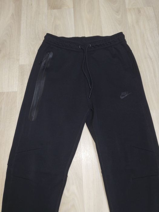 НОВО !Екип Nike Tech Fleece размер S/M Суитшърт  Nike
