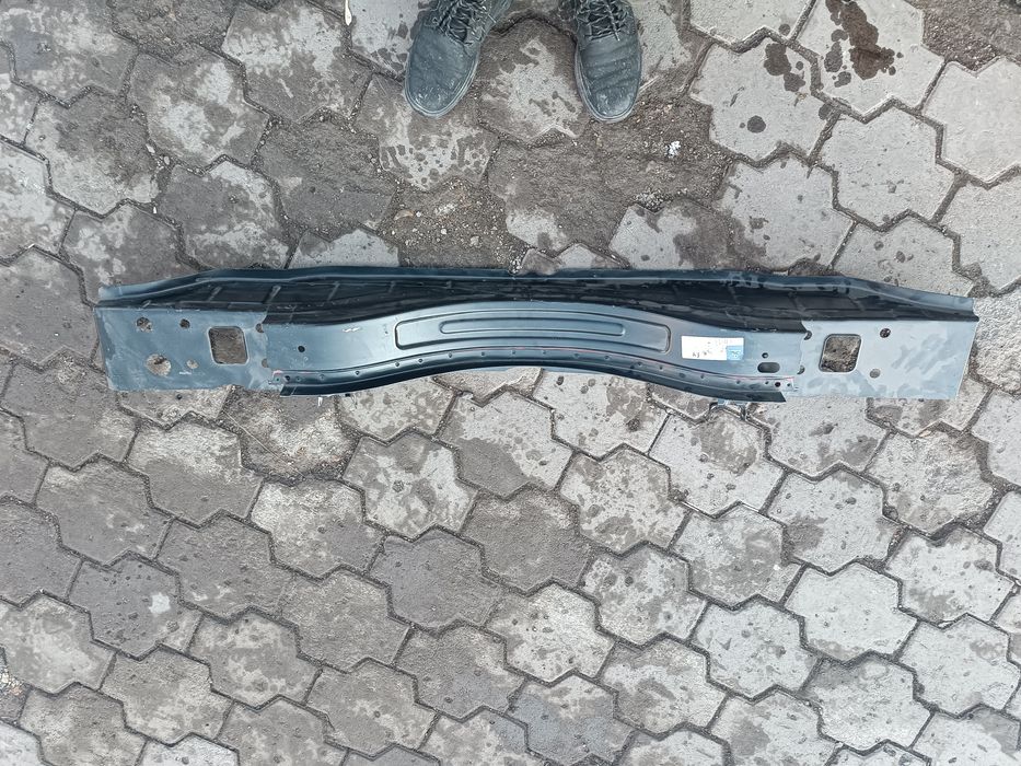 Усилитель заднего бампера Мерседес 221