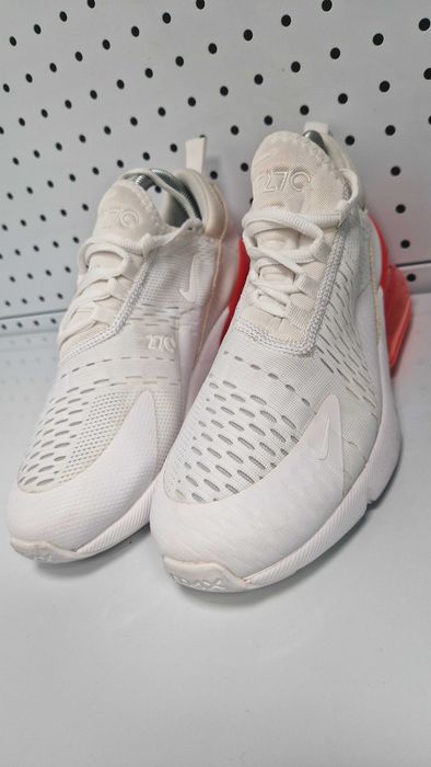 Оригинални дамски маратонки- ,Nike AirMax 270