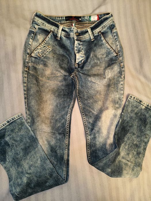 Blugi slim bărbați