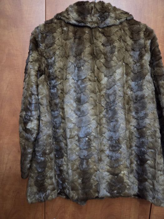 Scurtă din nurcă tunsă nouă