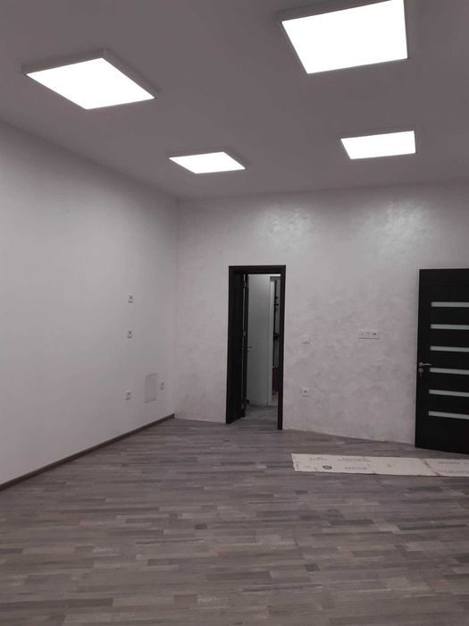 Дава се под наем Офис в Русе, Център - 53 кв.м за 306 € - Снимка #3