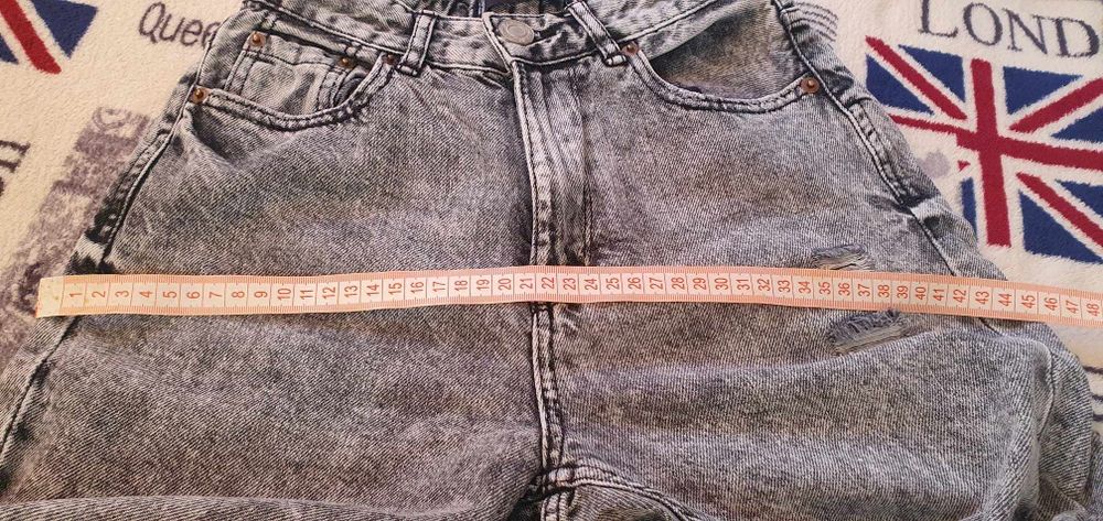 Blugi moderni foarte calitativi