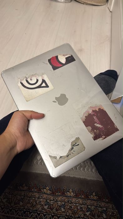 Macbook pro m2.