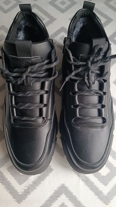 Продам ботинки 41 размер новые