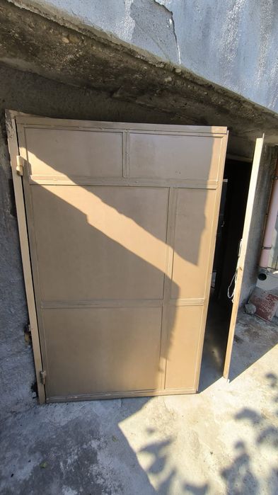 Гаражна врата от елуминиева тенекия