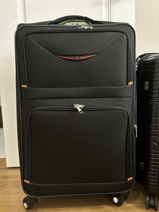 Чемодан. Черный чемодан. Л чемодан