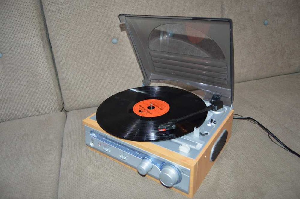 Sistem Audio Retro All-in-One: Pick-up + Radio Stereo Shimo TT-18W