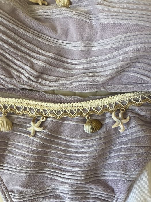 Нов бански с мидички