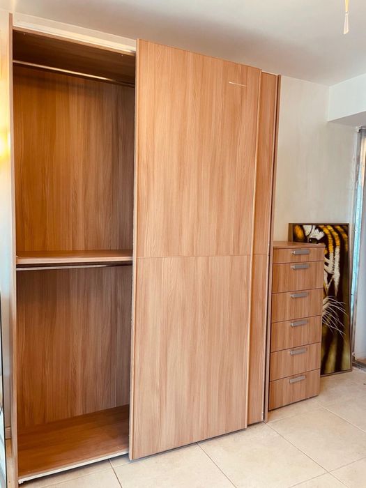 Vand mobila dormitor urgent