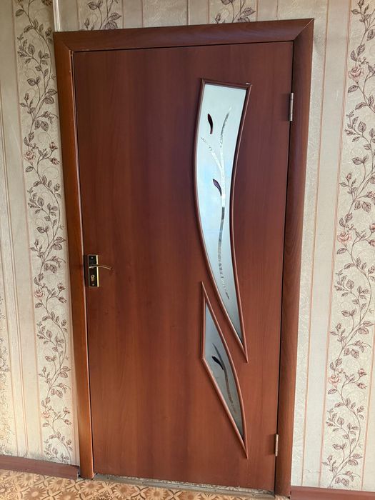 Есік сатылады б/у