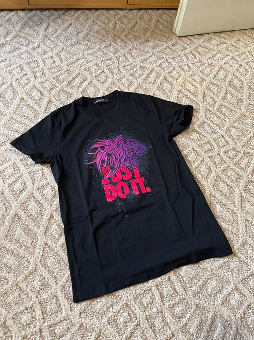 Тениска Daniel&Jones! Нова!