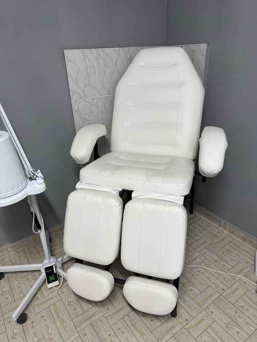 Продам кресло педикюрное