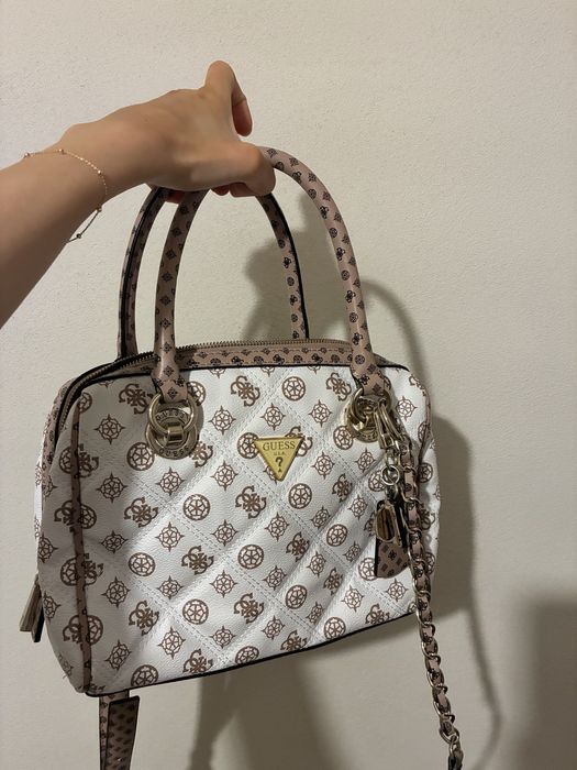 Чанта guess отлично състояние