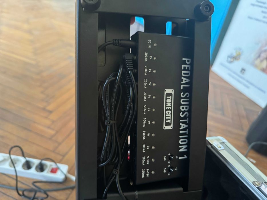 Ефекти за китара, педалборд с твърд кейс ! ТОП,ТОП състояние !