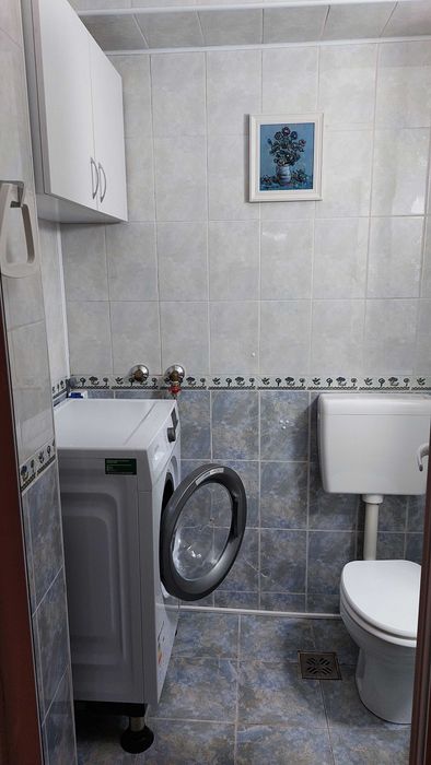 Persoana fizica, inchiriez apartament cu 4 camere etaj 1, situat in zona Pacurari (semafor Lukoil)
