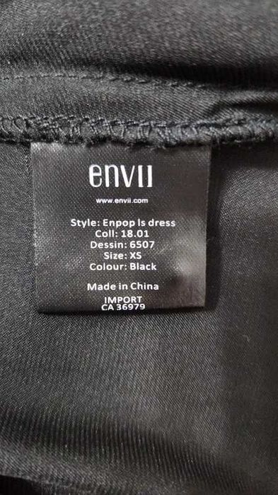 Rochie Envii,cu picatele din catifea,mar XS dar merge mai mult,noua