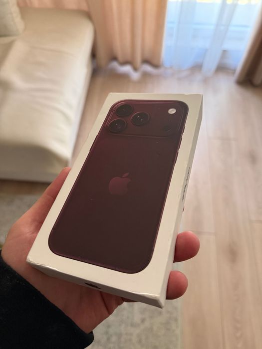 iPhone 18 Pro 256GB Burgundy