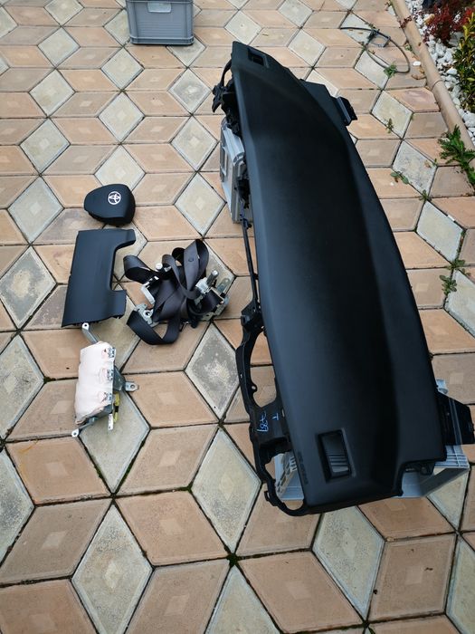 Kit airbag plansa bord centuri Toyota auris