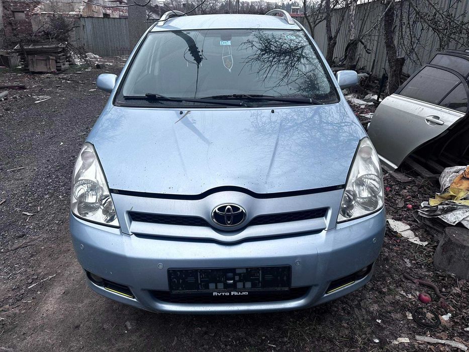 На Части Toyota Corolla Verso 2007г 2.2 D-Cat 177к.с