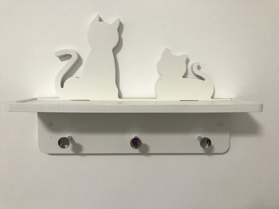 Продаю вешалку настенную