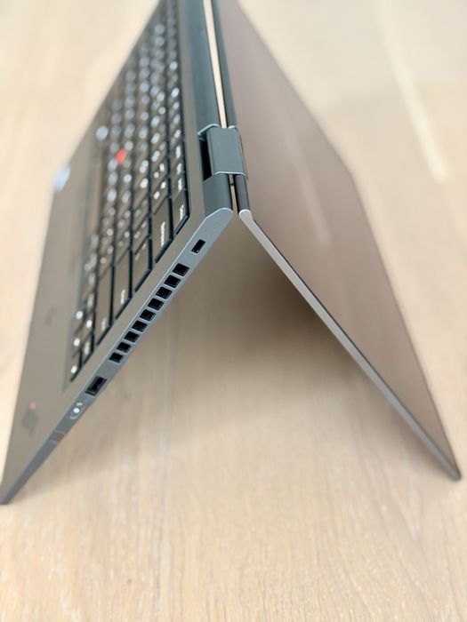 Lenovo ThinkPad X1 Yoga - Gen 4 Display 14” 4K UHD cu nano-SIM