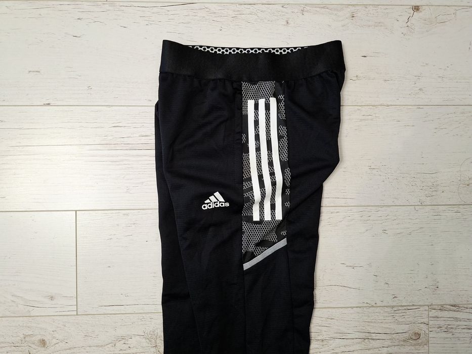 Adidas-Ориг. Детско долнище Ново!