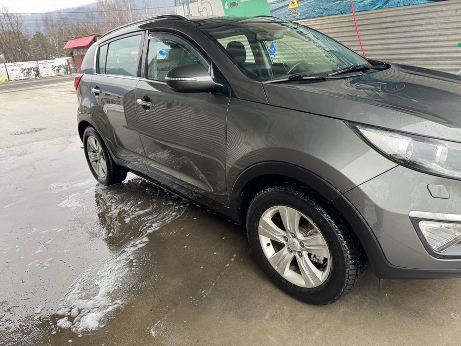 KIA Sportage 2012 — imagine 2
