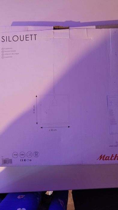 Pendul metalic suspendat
