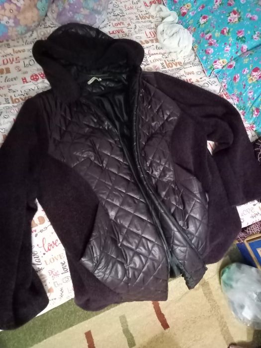 Продам весенние куртки