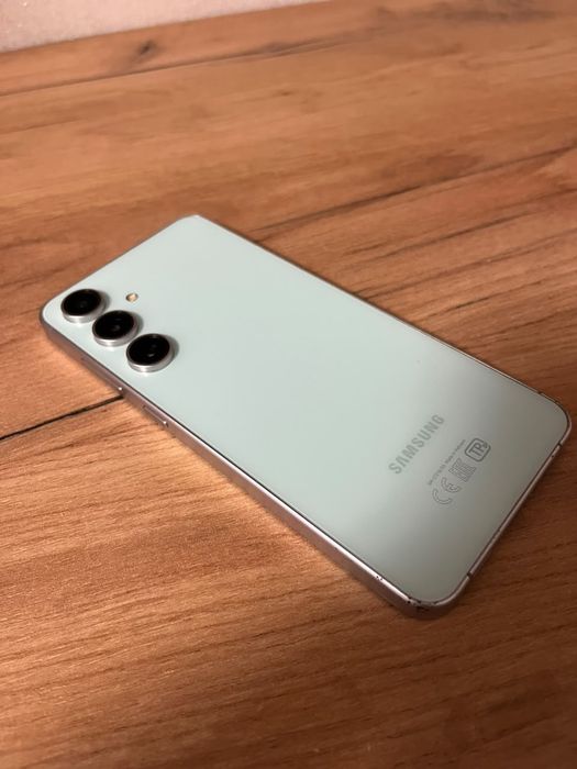 Samsung S24 FE (128/8)