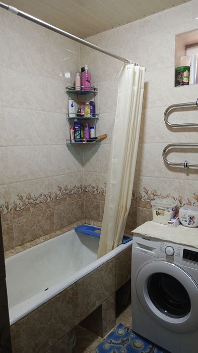 Уй сотилади 2хонали