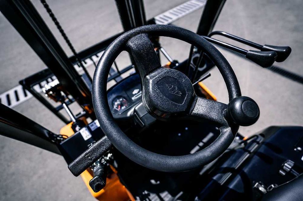 Вилочный погрузчик ( Кара)