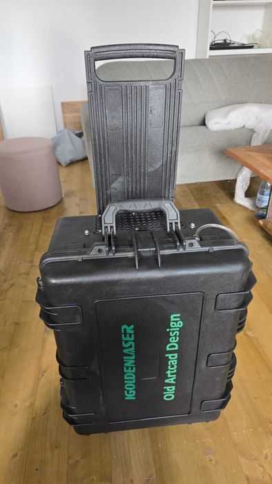 LASER MOPA 300W IGOLDENLASER PORTABIL | CA NOU | 2 Lentile F165 + F255 | 30 Lentile Protectie  12000Euro