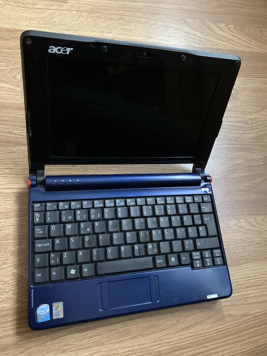 Mini Laptop Acer defect pentru piese .